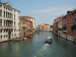 Motonavi Venezia: orari, rotte e consigli per una crociera nella laguna