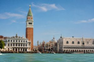 Campanile storto Venezia: storia, curiosità e dove ammirarlo