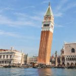 Campanili storti Venezia: storia e curiosità sui campanili più inclinati della città