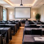 Hotel con sale meeting: come scegliere la struttura ideale per eventi aziendali in Italia